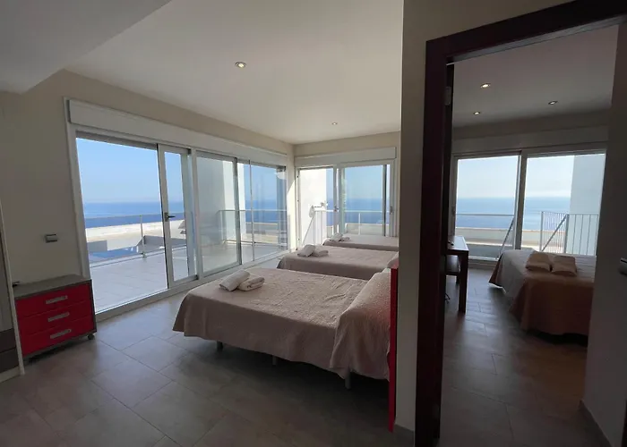 Entremares - Grupo Antonio Perles